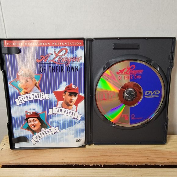 DVD A League Of Their Own w/ insert - Picture 2 of 4